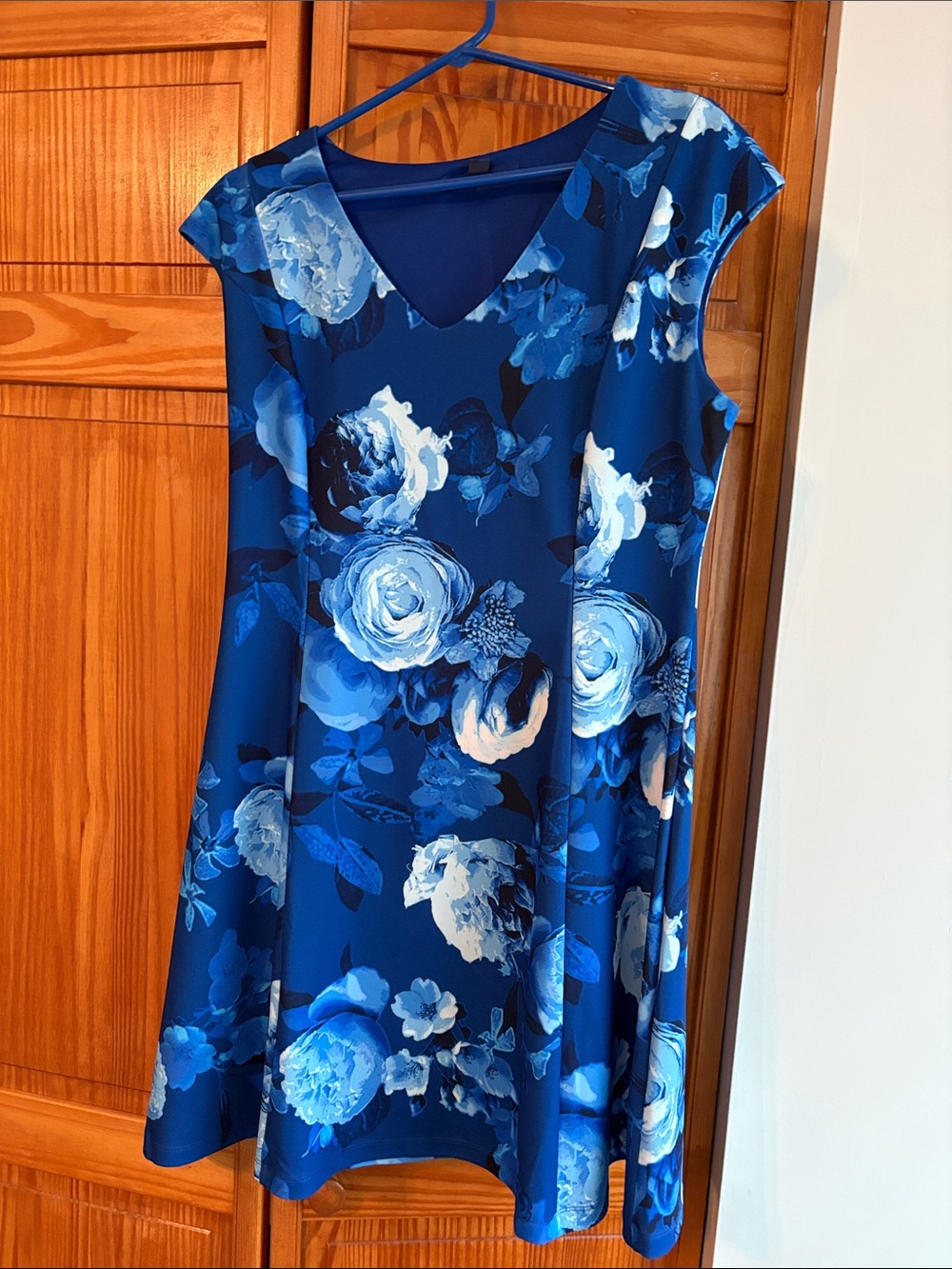 Apt. 9 Blue Floral V-Neck Midi Dress